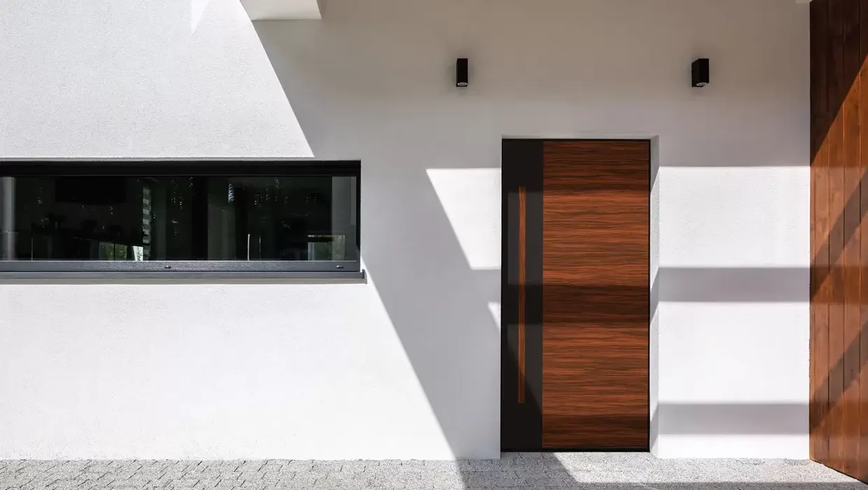 Moderne Kompotherm Haustür in Holzoptik Modell E348L