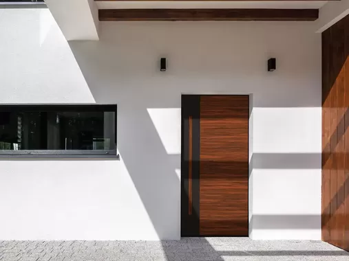 Moderne Kompotherm Haustür in Holzoptik Modell E348L